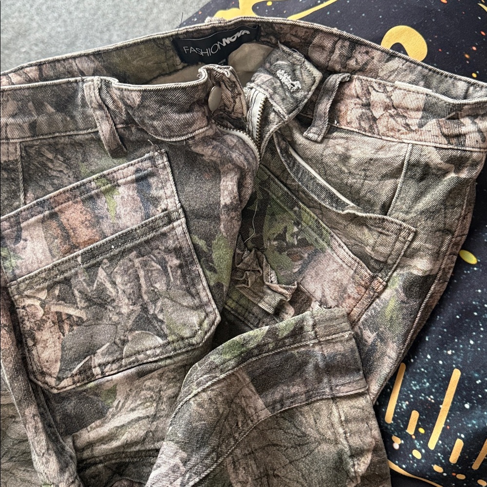 Fashion Nova Camouflage Cargo Jeans - Picture 6 of 7